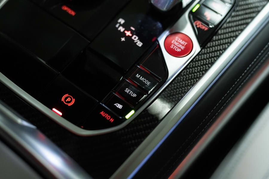 Детали интерьера BMW M8 Competition Coupe (F92) 2020 года  (JP) (фото 15 из 24)